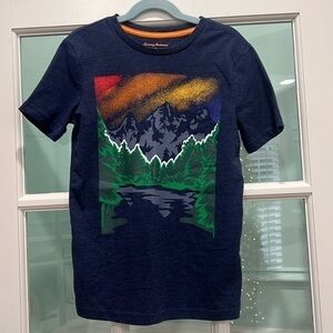 Boys Tommy Bahama Short Sleeve Mountain T-Shirt | M | Navy